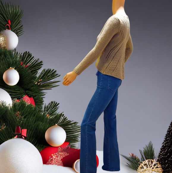 GUILTY Women's Tan Wool Knit Cropped Sweater - Picture 11 of 16